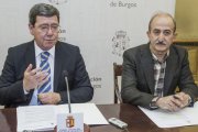 Rico (i) e Ibáñez (d) hicieron balance de las actuaciones del área de asesoramiento urbanístico del Sajuma en 2017-S. O.