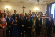 Foto de familia de la nueva corporación provincial.-D. S.