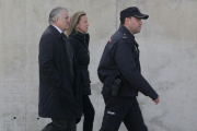 Luis Bárcenas a la salida de la Audiencia Nacional en San Fernando de Henares.-EL PERIÓDICO