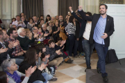 Alberto Garzón, ayer, en un acto político en la Sala Polisón del Teatro Principal en el que participó José Sarrión.-ICAL