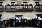 Acto de apoyo de vecinos y amigos de los dos primeros detenidos por la agresión a dos guardias civiles en Alsasua, el pasado día 17 de octubre.-EFE / JESÚS DIGES