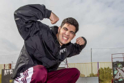 Guillermo Rodríguez, más conocido como Guillterm, a punto de saltar en el skate park del G-3.-SANTI OTERO