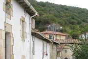 Las calles de Quintanilla Valdebodre, en la Merindad de Sotoscueva.