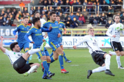 Un remate acrobático de Adrián supuso el segundo tanto del Burgos CF ante el Celta B.-ISRAEL L. MURILLO