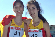 Marina Peña (derecha), junto a su compañera de selección en el Europeo-ECB
