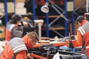 Imagen de trabajadores en una empresa.-ISRAEL L. MURILLO