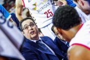 Epi da instrucciones a los suyos durante un tiempo muerto.-ACB PHOTO / E. CASAS