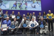 Foto de familia de los premiados.-SANTI OTERO