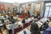 Momento del Pleno en el que estaba interviniendo José Antonio Noguero del Comité Ciudadano Antisida.-SANTI OTERO