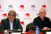 El coordinador regional de IU, José María González; y el dirigente federal de la formación, Cayo Lara; en la celebración de la VIII Interparlamentaria en Valladolid-Ical