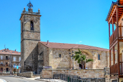 El arreglo de las grietas de la iglesia de Quintanar es una obra prioritaria para el Ayuntamiento. / R.F.