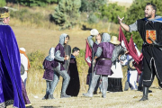 El enfrentamiento, que contó con cientos de espectadores, tuvo lugar ayer en el mismo escenario en que tuvo lugar la histórica batalla en el año 1054.-
