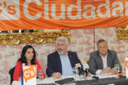 Gloria Bañeres, José Ignacio Delgado y Lorenzo Rodríguez durante la rueda de prensa de ayer.-ISRAEL L. MURILLO