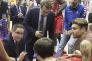 Epi ordena jugada a sus pupilos durante un tiempo muerto.-SANTI OTERO