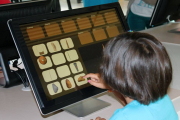 Interactivo lleno de concursos para dos tramos de edad diferentes.-