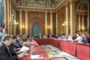 La reunión del Consejo Social se celebró ayer en el Salón Rojo del Teatro Principal.-SANTI OTERO