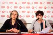 La secretaria para la Igualdad y Juventud de UGTCyL, Nuria González (I), y la secretaria de Mujer y Políticas de Igualdad de CCOOCyL, Rosa Eva Martínez (D), presentan el Manifiesto del 8 de Marzo, Día Internacional de la Mujer Trabajadora-ICAL