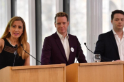 Los tres principales dirigentes del nuevo partido británico, de izquierda a derecha, Sandra Khadhouri, James Clarke y James Torrance en la rueda de prensa en Londres.-AFP / BEN STANSALL