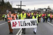 Concentración de la Plataforma de Vecinos Afectados por la N-1 a principios de este año a la altura de Rubena.-RAÚL G. OCHOA
