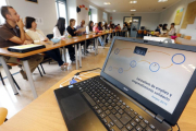 Varias personas participan en la Lanzadera de Empleo de la UBU.-RAÚL G. OCHOA
