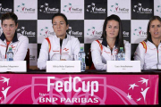 Las componentes del equipo español de la Copa Federación, Garbiñe Muguruza, Silvia Soler Espinosa, Lara Arruabarrena y Anabel Medina, el viernes pasado en Rumanía.-Foto: EFE / ROBERT GHEMENT