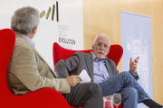 El escritor Luis Mateo Díez conversó con el periodista Ernesto Escapa en la primera entrega de la nueva temporada de La biblioteca del hombre-Santi Otero