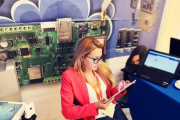 Imagen de archivo de la periodista Viktoria Marinova en la redacción del medio para el que trabajaba.-EL PERIÓDICO