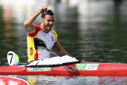 Saúl Craviotto celebra su medalla de bronce en K1 200m.-AFP / DAMIEN MEYER