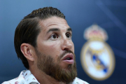 Sergio Ramos, en la sala de prensa de Valdebebas.-AFP / ÓSCAR DEL POZO