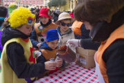 El chocolate repartido en la Plaza Mayor llegó a coloridas flores, vaqueros, payasos, flamencas, mosqueteros, enfermeras, pollitos, príncipes y princesas, capitanes América...-Israel L. Murillo