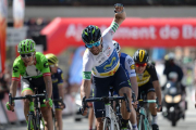 Alejandro Valverde se impone en la meta de Barcelona de la Volta.-AFP