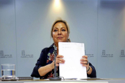 La vicepresidenta Rosa Valdeón, ayer, tras el Consejo de Gobierno.-ICAL