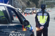 Un control policial en La Jonquera en marzo del 2014.-EFE