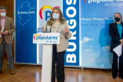 Javier Lacalle, Cristina Ayala y Maribel Sancho en la sede del PP de Burgos. SANTI OTERO