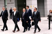 Los exconsellers de la Generalitat de Catalunya Joaquim Forn, Raul Romeva , Jordi Turull , Carles Mundí , Josep Rull, Dolors Bassa y Meritxell Borras a su llegada a la Audiencia Nacional, la semana pasada.-/ JUAN MANUEL PRATS