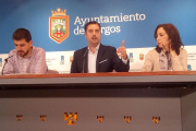 Jurado, De la Rosa y Arnaiz, ayer, en la rueda de prensa en el Ayuntamiento de Burgos.-ECB