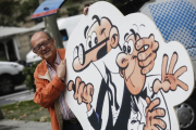 Francisco Ibáñez, presentando el nuevo álbum de Mortadelo y Filemón, 'Sueldecitos más bien bajitos...'.-JULIO CARBÓ