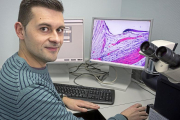 Iván Fernández, investigador del Grupo de Retina, en las instalaciones del IOBA.-PHOTOGENIC