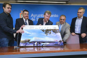 El alcalde, Javier Lacalle, presentó ayer el proyecto de remodelación de El Plantío-Raúl G. Ochoa