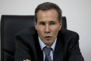 El fiscal Alberto Nisman hablando con la prensa en el 2013 en Buenos Aires, Argentina.-Foto: AP PHOTO / NATACHA PISARENKO