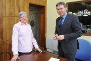 María Ángeles Saiz, ayer, junto a Javier Lacalle.-ISRAEL L. MURILLO