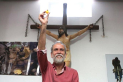 Willy Toledo, el martes 22 de mayo, en la parroquia san Carlos Borromeo de Vallecas.-DAVID CASTRO