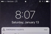 Captura de la pantalla del móvil de un ciudadano de Hawai en la que se lee el mensaje posteriormente desmentido.-EL PERIÓDICO