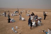 Iraquís que han huído de los combates en los alrededores de Mosul.-HANDOUT / REUTERS