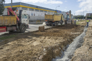 Las obras permitirán generar aceras y aparcamiento de vehículos, así como carril bici. ISRAEL L. MURILLO