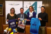 La presentación del acto se celebró en la sede central de Cajaviva.-