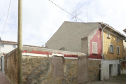 Una de las casas derribadas por las grietas en Villatoro.-RAÚL G. OCHOA