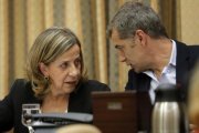 Carmen Navarro, tesorera del PP, durante la comparecencia en la comisión de calidad democrática del Congreso.-JOSE LUIS ROCA