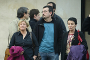 La abogada Arantza Zulueta (izquierda), junto a Diez Usabiaga y Jone Goirizelaia.-DAVID CASTRO