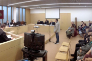 El acusado durante un momento de su intervención durante la primera sesión del juicio, que se celebró ayer.-ISRAEL L. MURILLO